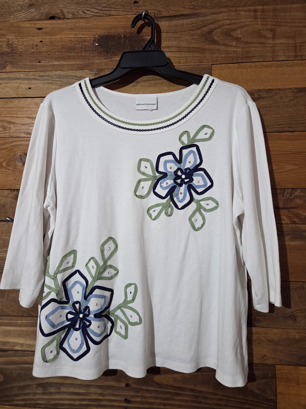 Alfred Dunner White Floral Ribbon Applique Knit Top 3/4 Sleeve Coastal Grandma